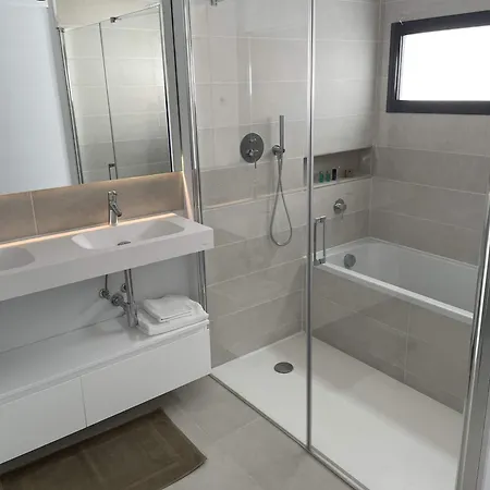 Huswell - Oceanview In Higueron West Apartment